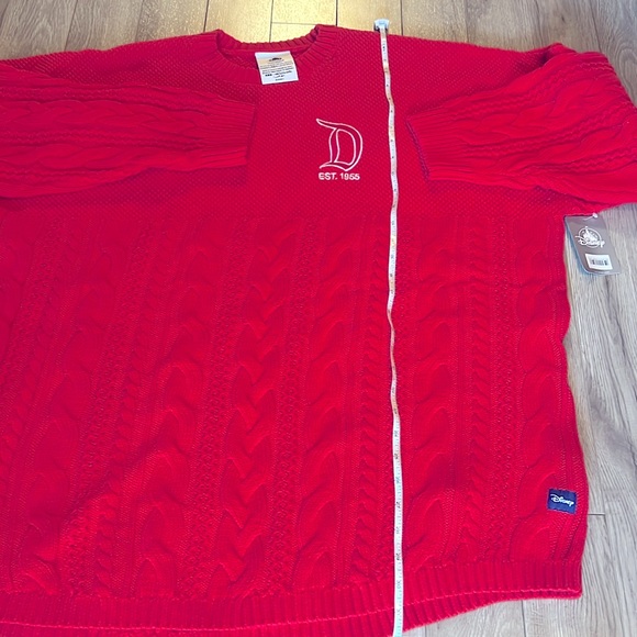 Disney Christmas Spirit Jersey NWT Disneyland - Picture 5 of 6